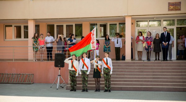 1 сентября линейки в Боровлянских школах.