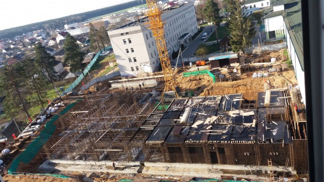 Ход строительства нового корпуса Районной больницы в Боровлянах.