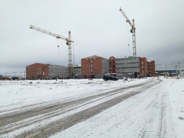 Фотофакт: Строительство общежития и школы в Лесковке.