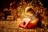 Новогодние подарки детям - обращаться в Боровлянский сельисполком!
